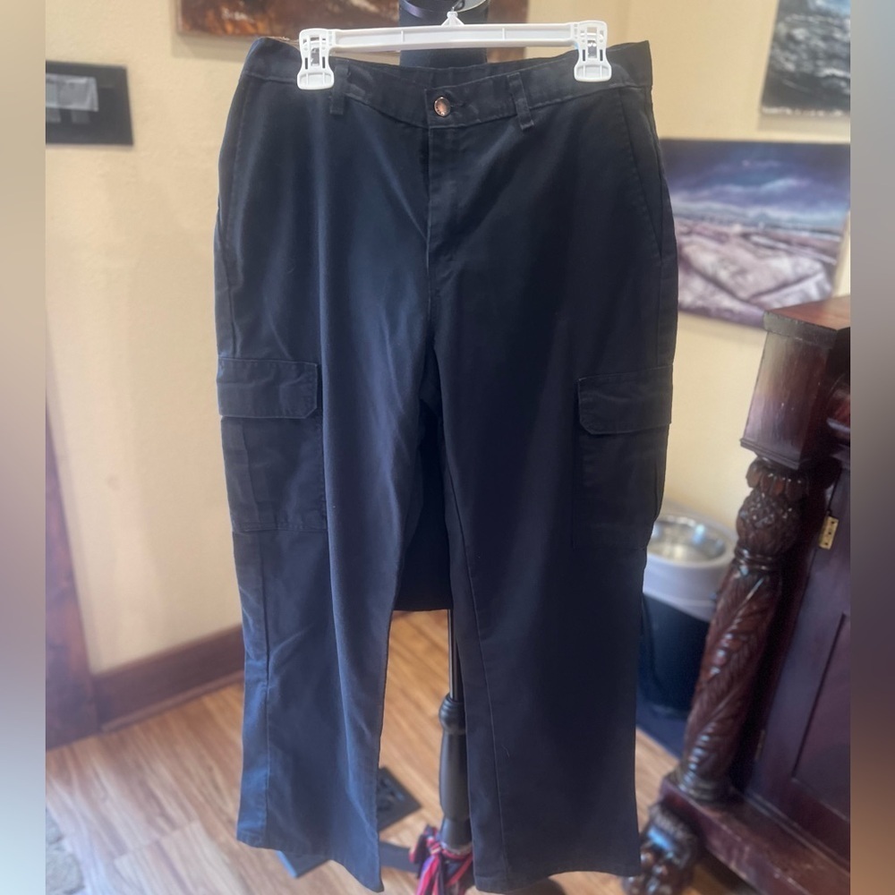 Dickies cargo pants size 32/32 in GUC